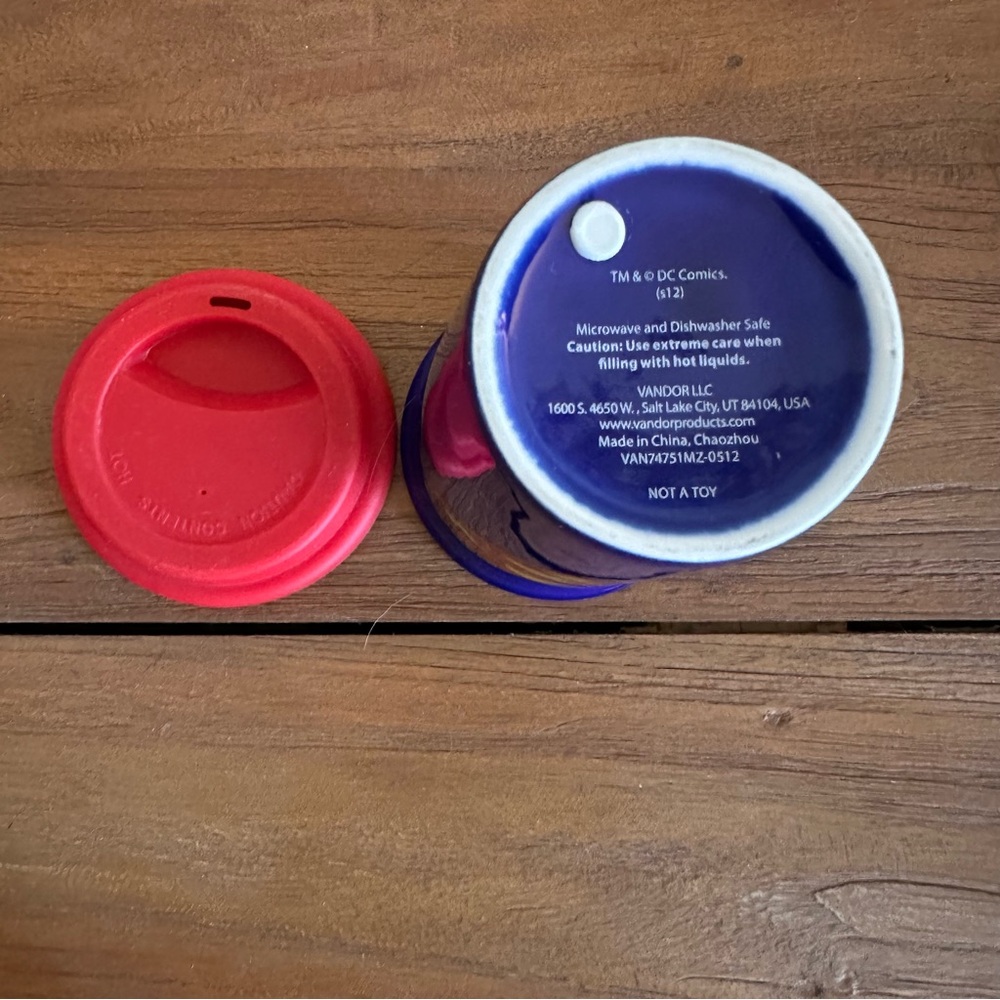 Ceramic Superman Tumbler with Silicone Lid - Picture 8 of 8